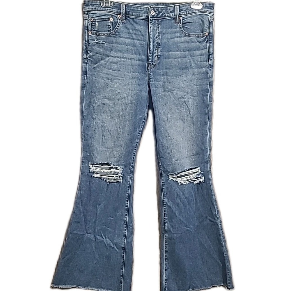 American Eagle Super High Rise Flare Jeans Sz 16 x 30 Medium Wash Distressed